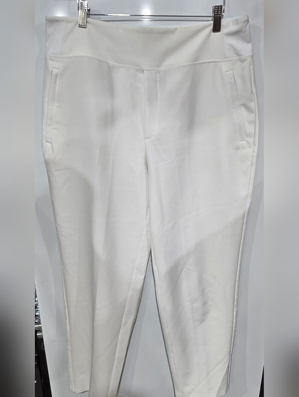 ​Athleta White Pull On Ankle Pants Size 14 Faux Fly Stretch Travel Work